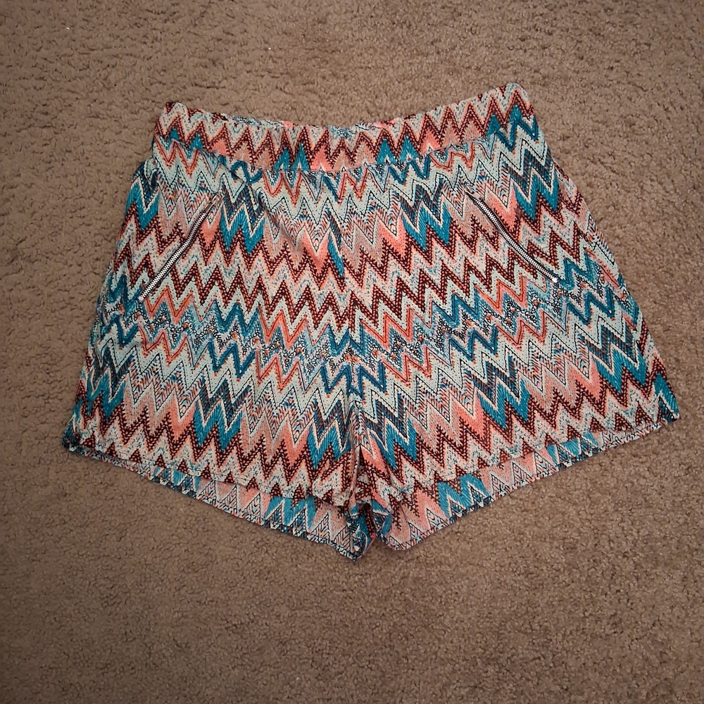 Vibrant Zigzag High Waist Women's Shorts
